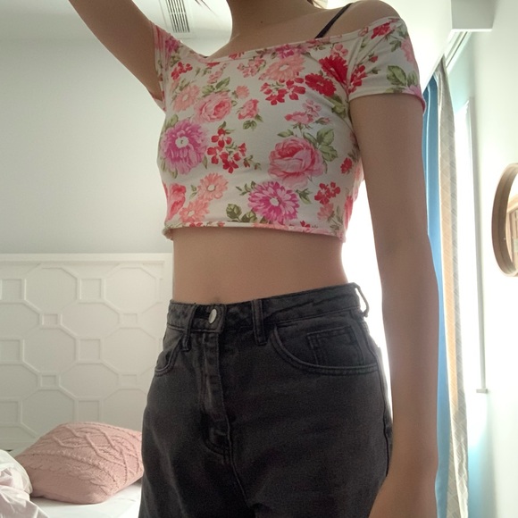 floral cross back crop top - Picture 3 of 5